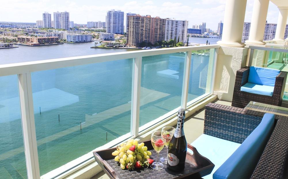 Best Holiday Suites photo 42