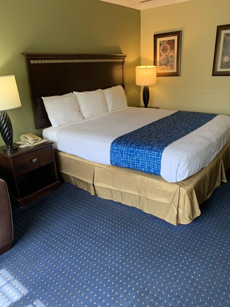 Travelodge by Wyndham Odessa photo 7