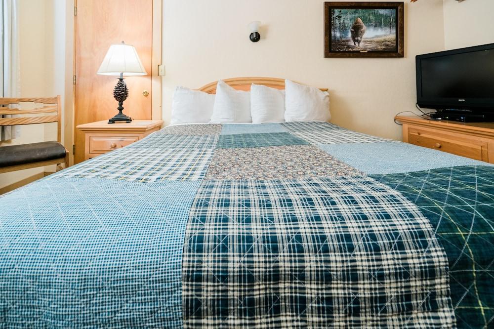 Battle Creek Lodge photo 11