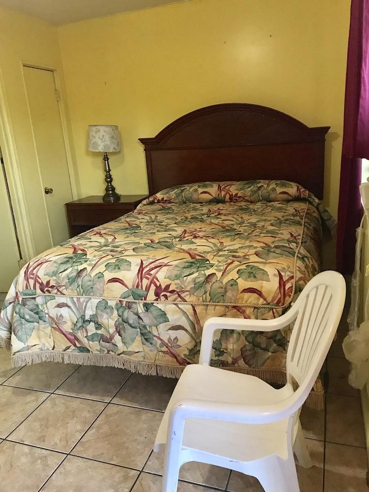 Twilight Motel photo 5