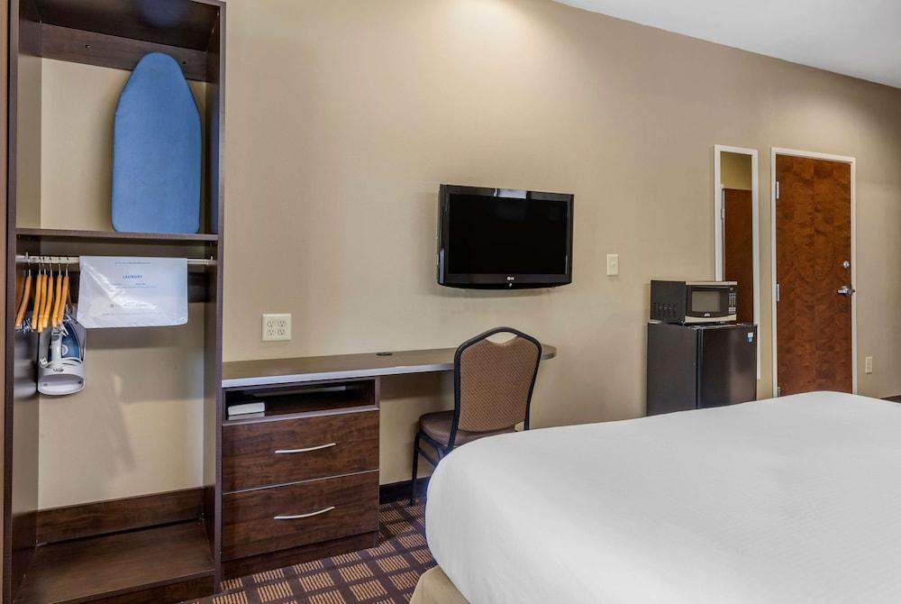 Microtel Inn & Suites By Wyndham Sylva Dillsboro Area photo 8