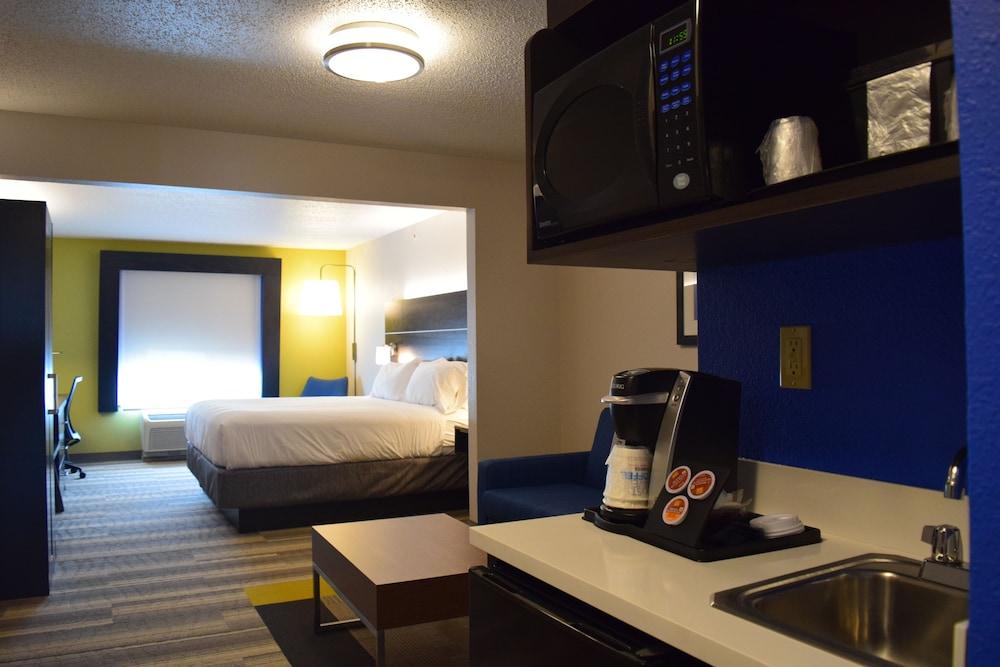 Holiday Inn Express Hotel & Suites Sparta by IHG photo 16