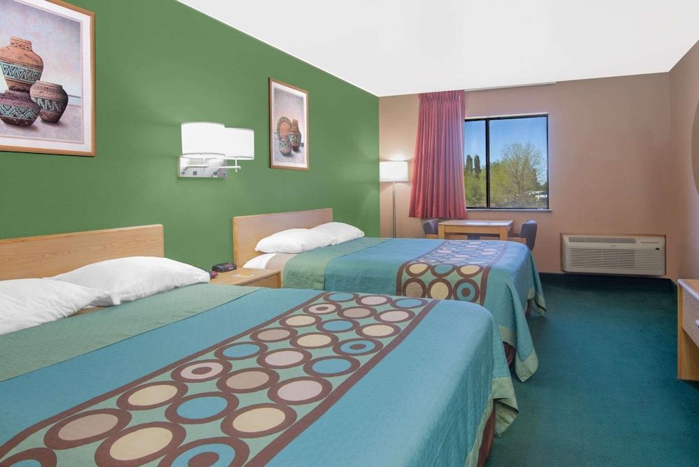 Super 8 by Wyndham Fort Sumner photo 9