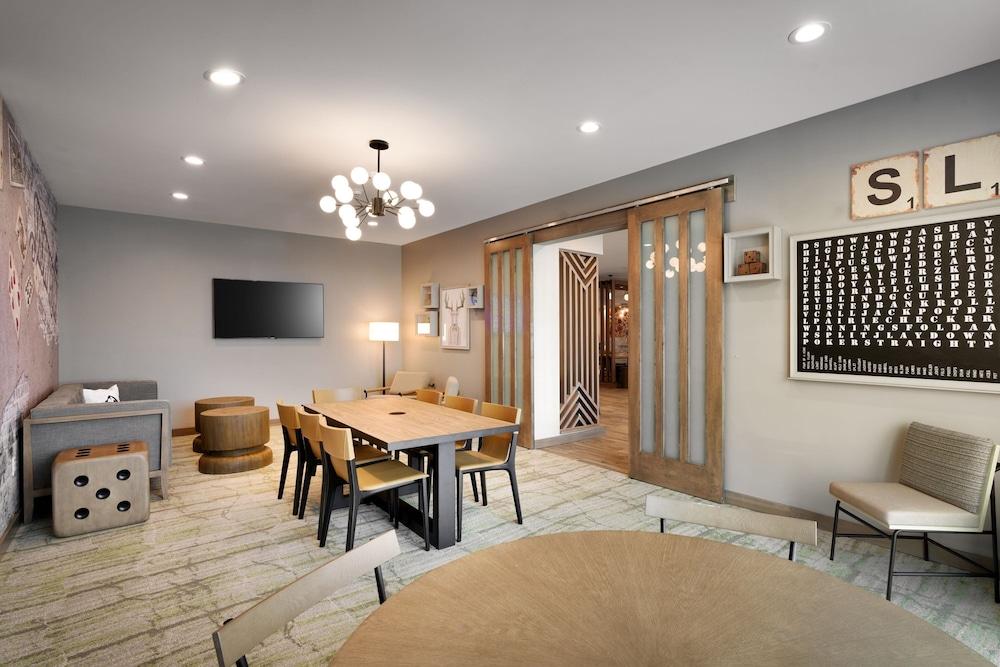 Fairfield Inn & Suites by Marriott Show Low photo 16