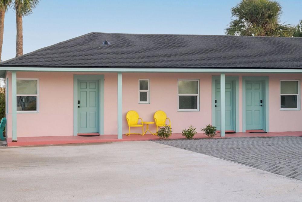 Haleys Court Boutique Motel photo 76