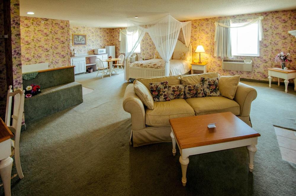Urbana Inn & Suites photo 11
