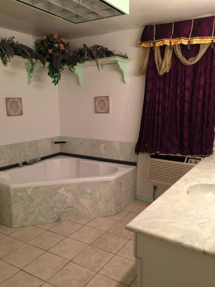 Ranch House Inn and Suites photo 37