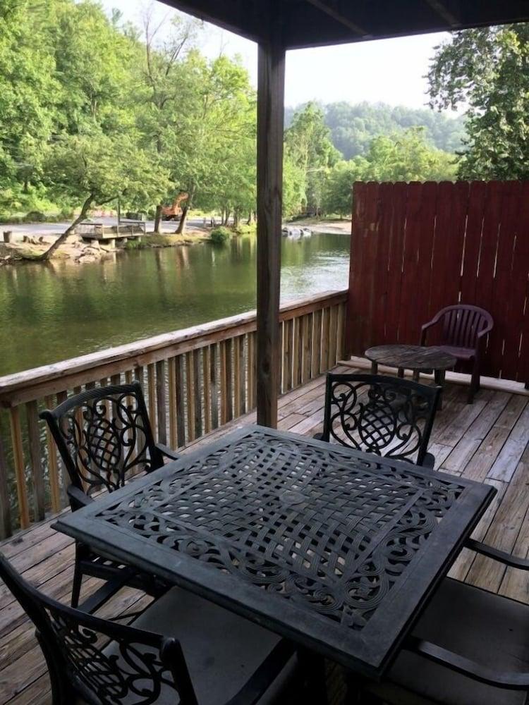 Drama Inn photo 23