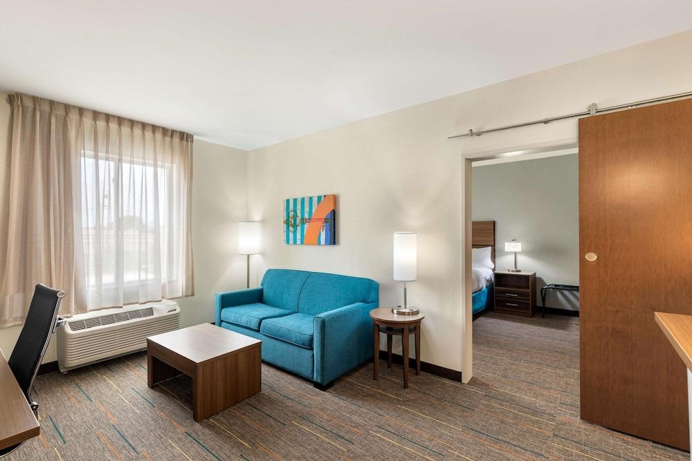 MainStay Suites Lancaster Dallas South photo 6