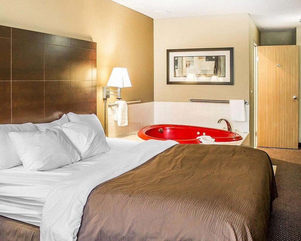 Quality Inn & Suites Sturgeon Bay photo 22
