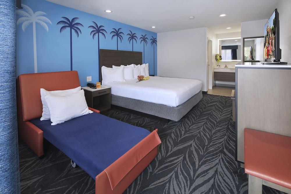Tropicana Inn and Suites photo 10