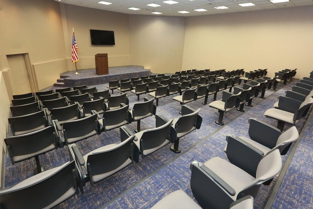 DoubleTree by Hilton Dayton Fairborn photo 40