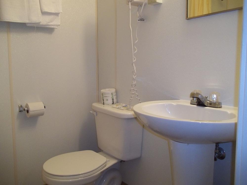 Sudbury Court Motel and RV Park photo 15