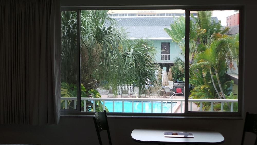 Island House Hotel photo 58
