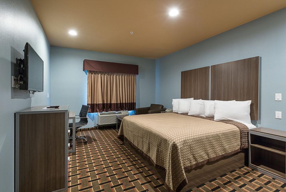 Scottish Inns & Suites photo 6