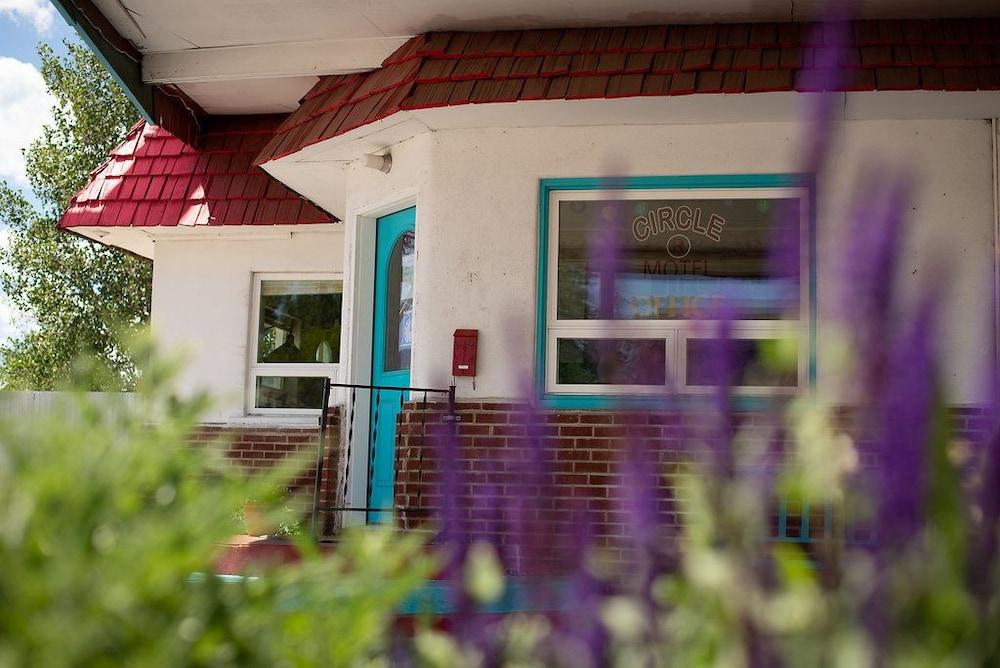 Circle R Motel photo 3
