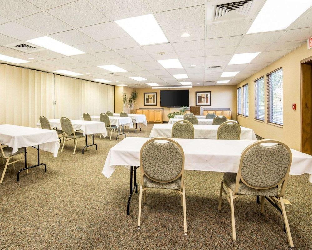 Quality Inn photo 39