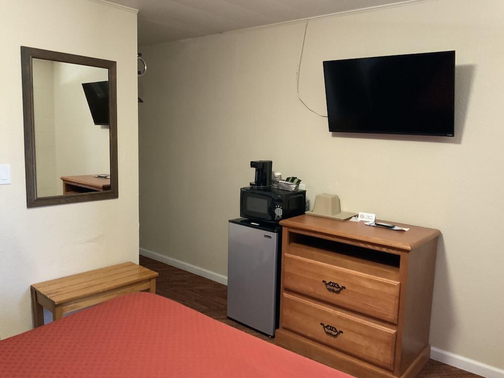 Frontier Motel photo 53