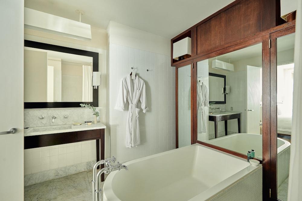 The Mercer photo 24