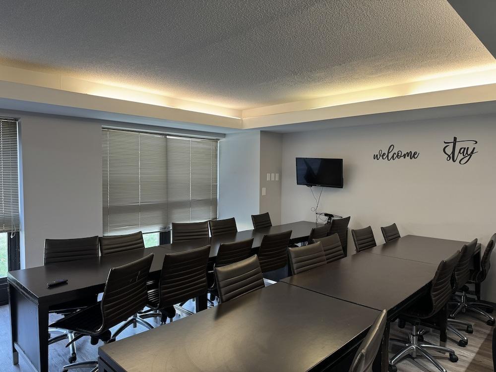 Illini Inn & Suites Hotel - Rantoul/Gifford/Champaign/Urbana photo 7