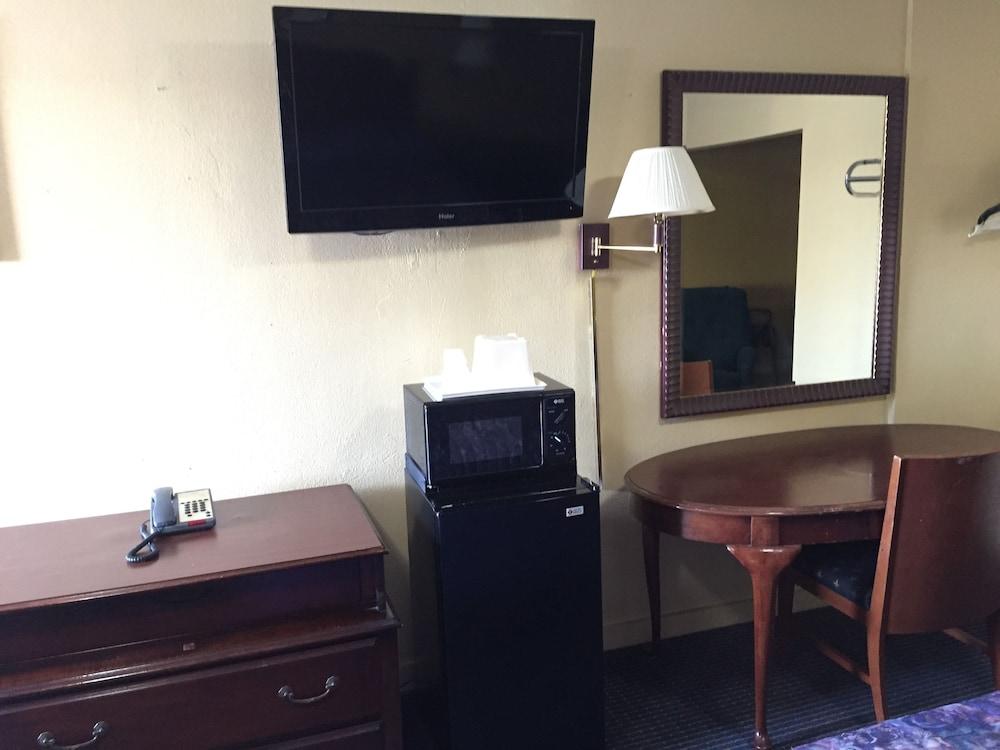 Aloha Inn photo 46