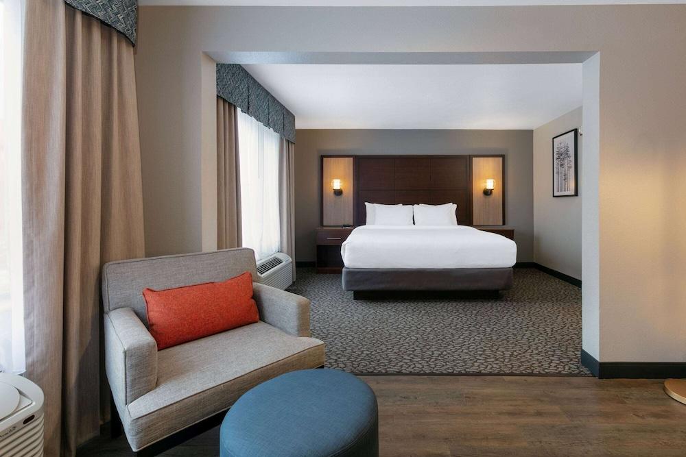 Wingate by Wyndham DFW / North Irving photo 35