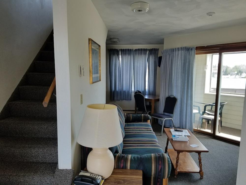 Clark's Beach Motel photo 40