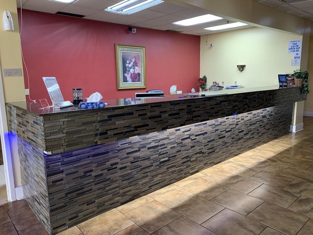Americas Best Value Inn Forest photo 20