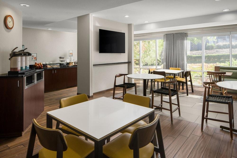 Fairfield Inn & Suites by Marriott Beaverton photo 9