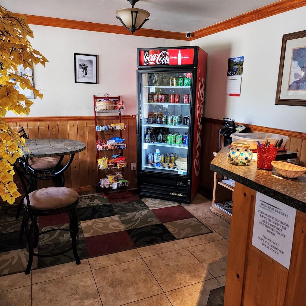 Canyon Motel photo 24