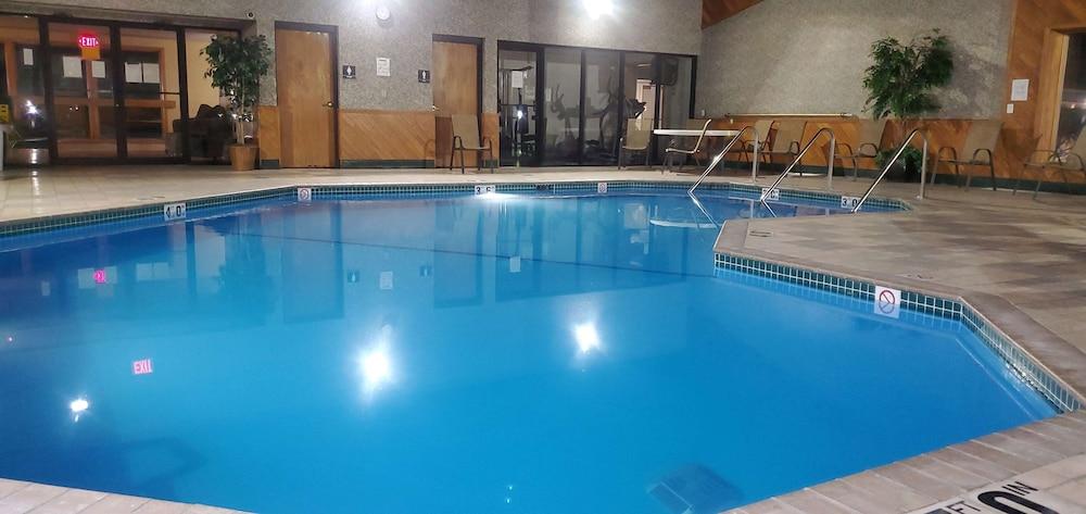 Americas Best Value Inn Chippewa Falls photo 15