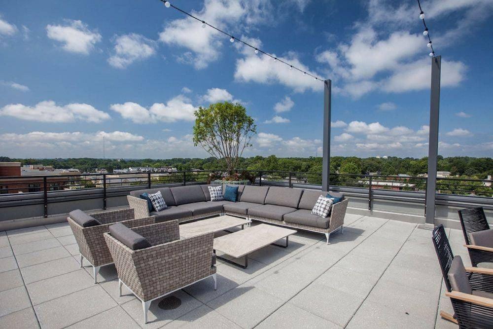 Global Luxury Suites at Bethesda Metro photo 28