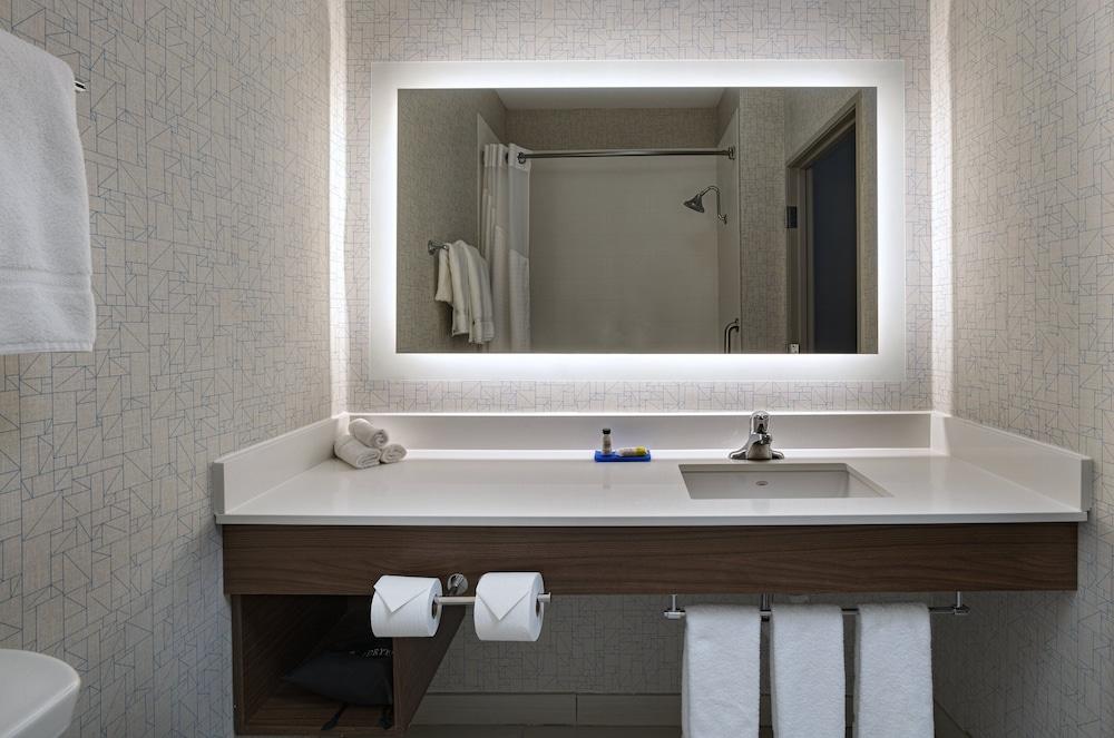 Holiday Inn Express Hotel & Suites Cedar Park by IHG photo 9