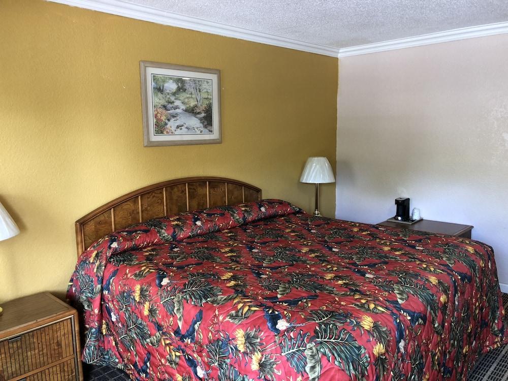Budget Inn photo 16