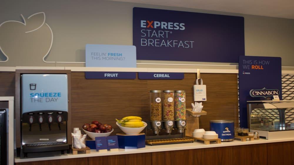Holiday Inn Express Winfield by IHG photo 11