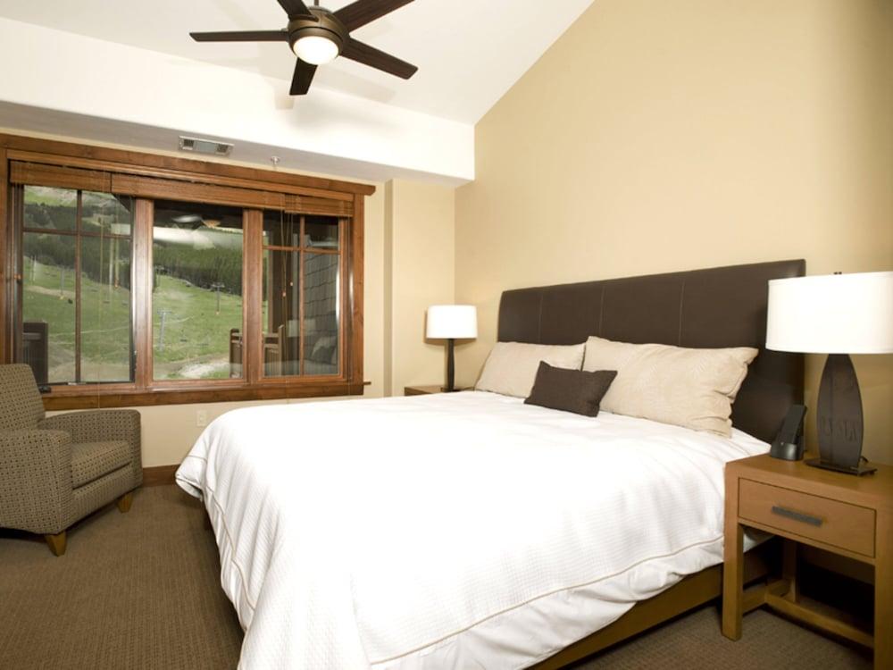 One Ski Hill Place, a RockResort, by Vail Resorts photo 20