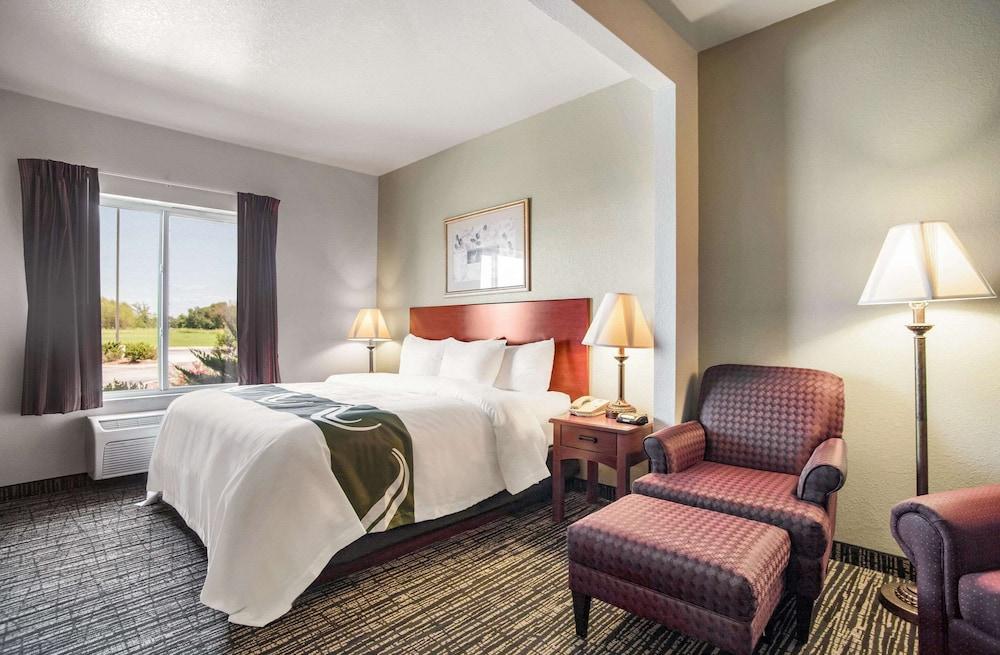 Quality Inn Parsons North photo 30