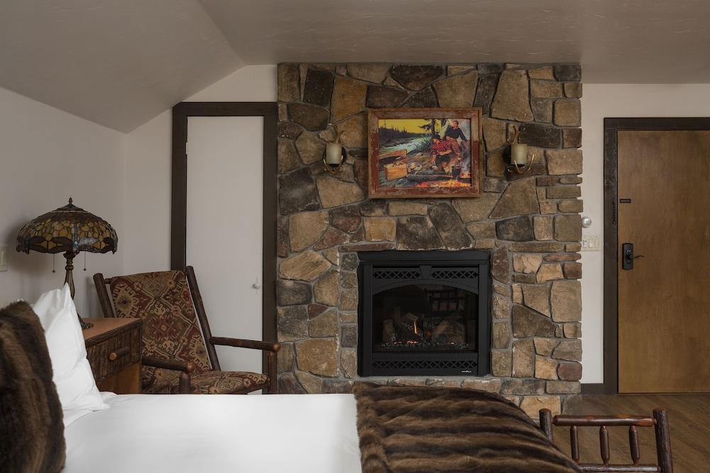 The Landing at Estes Park - Riverside Retreat photo 10