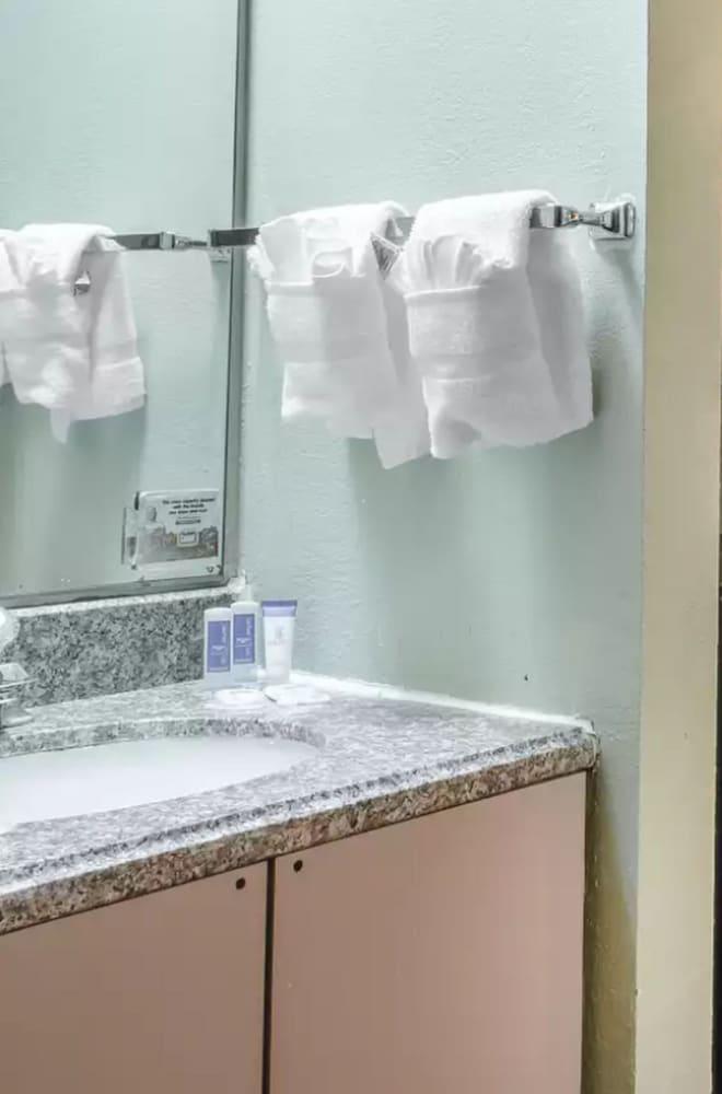 Rodeway Inn Allentown South photo 24