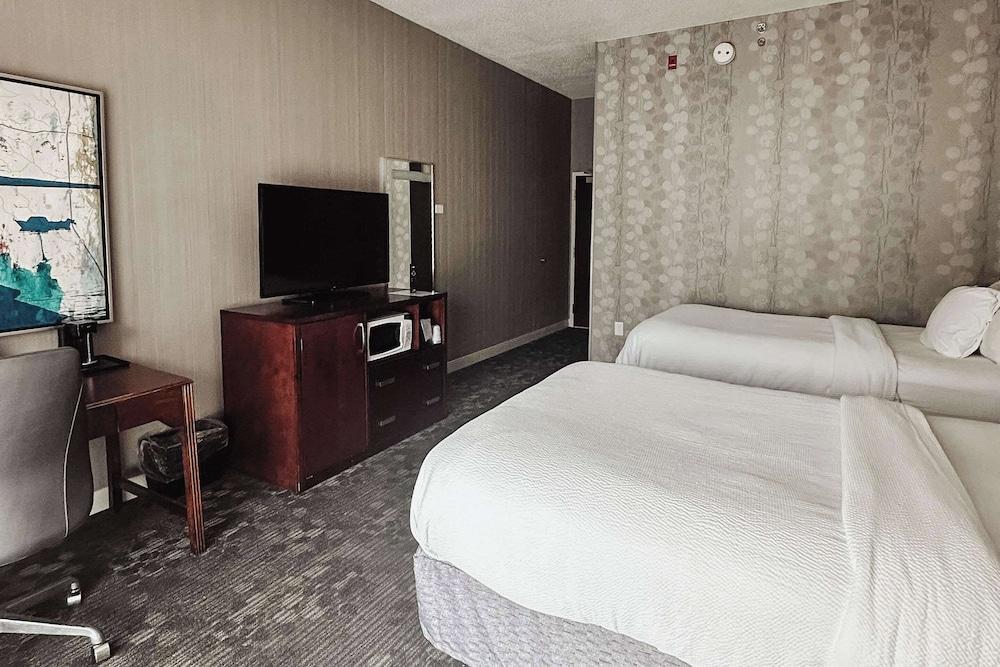 Country Inn & Suites by Radisson, Columbus-Edinburgh photo 43