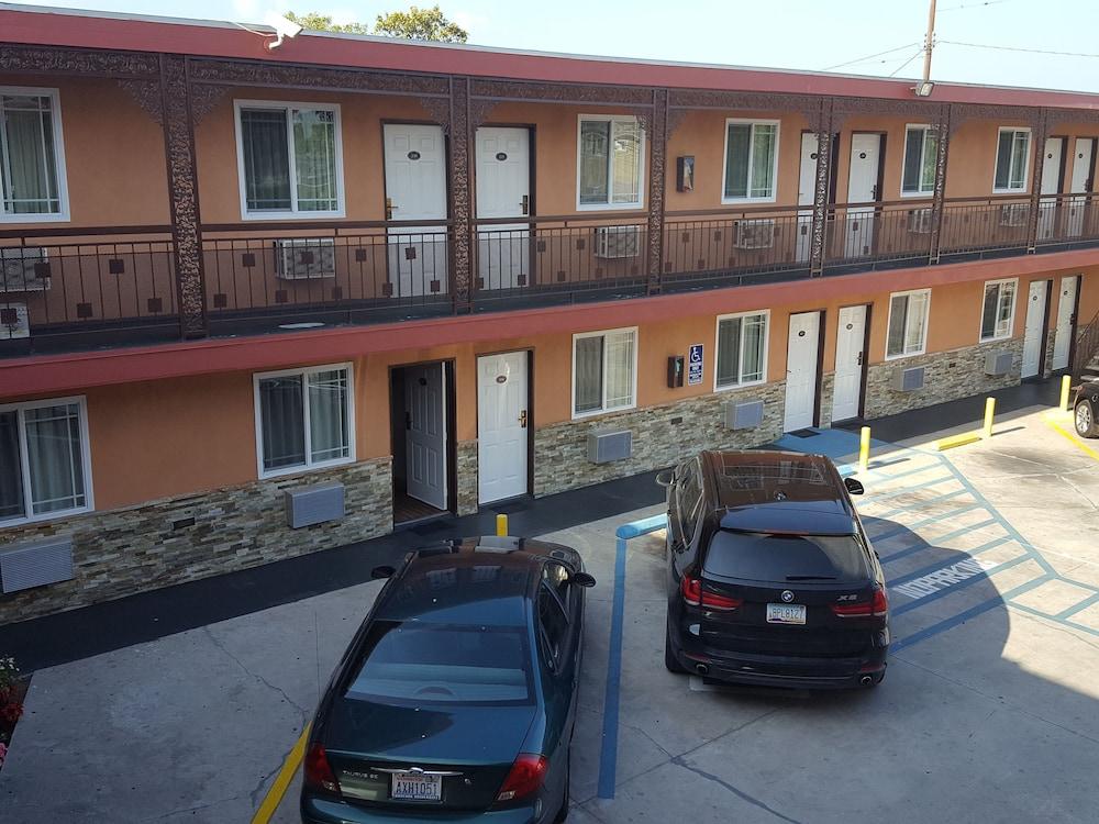 Travel Inn Motel photo 1