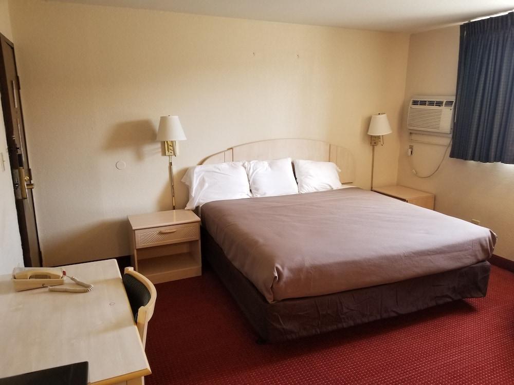 Americas Stay Inn photo 15