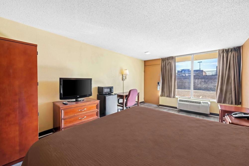 Rodeway Inn Monroe photo 19