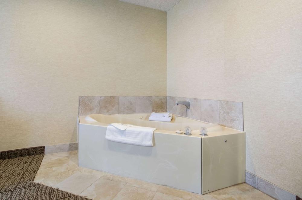 Quality Inn Goodland I-70 photo 27