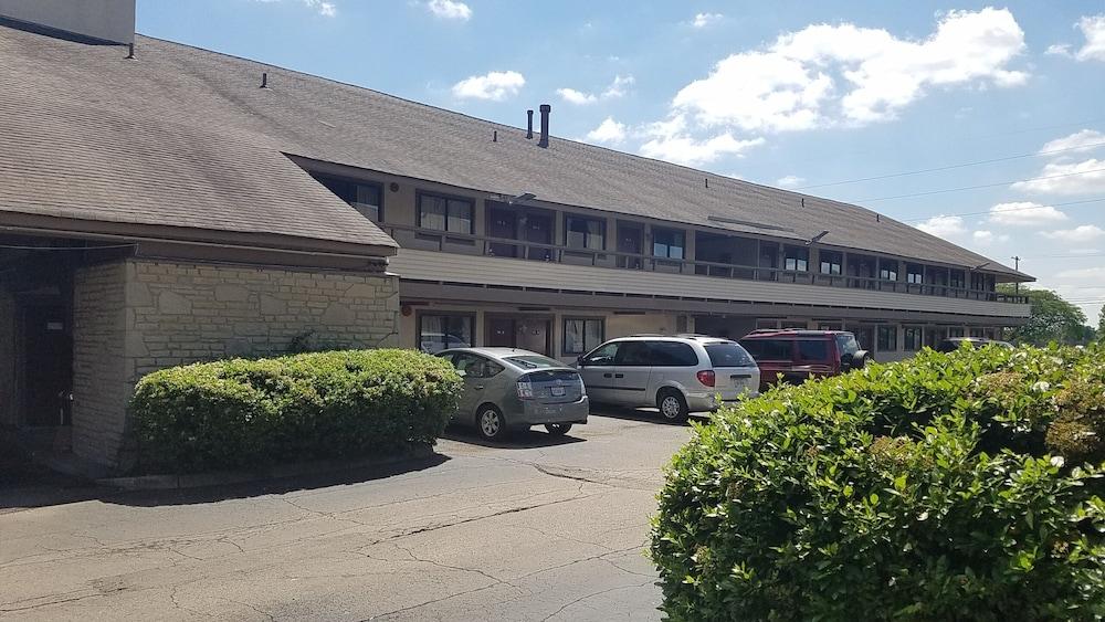 American Value Inn photo 12