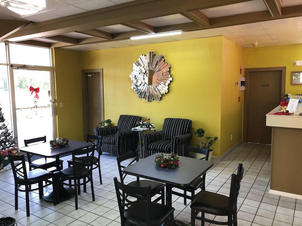 Regency Inn photo 13