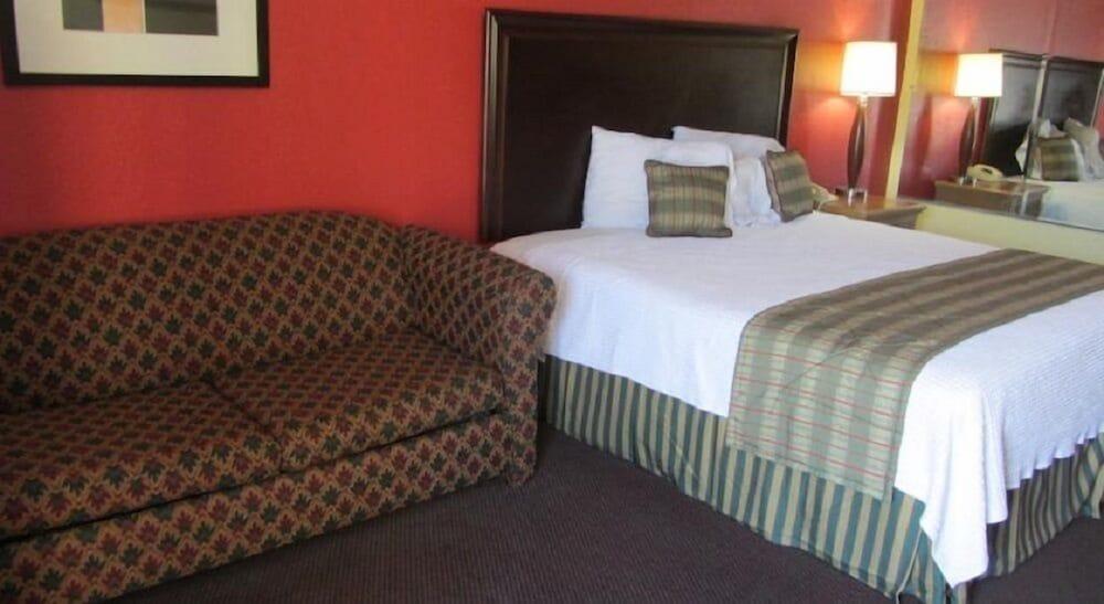 Best Classic Inn & Suites photo 4