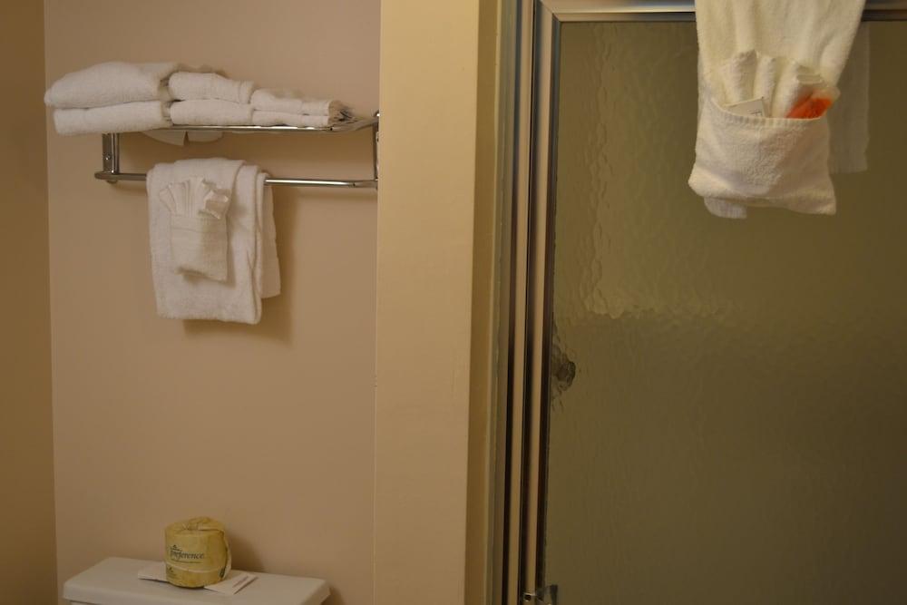 Henniker Motel photo 3