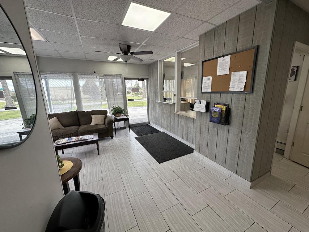Budget Inn photo 1