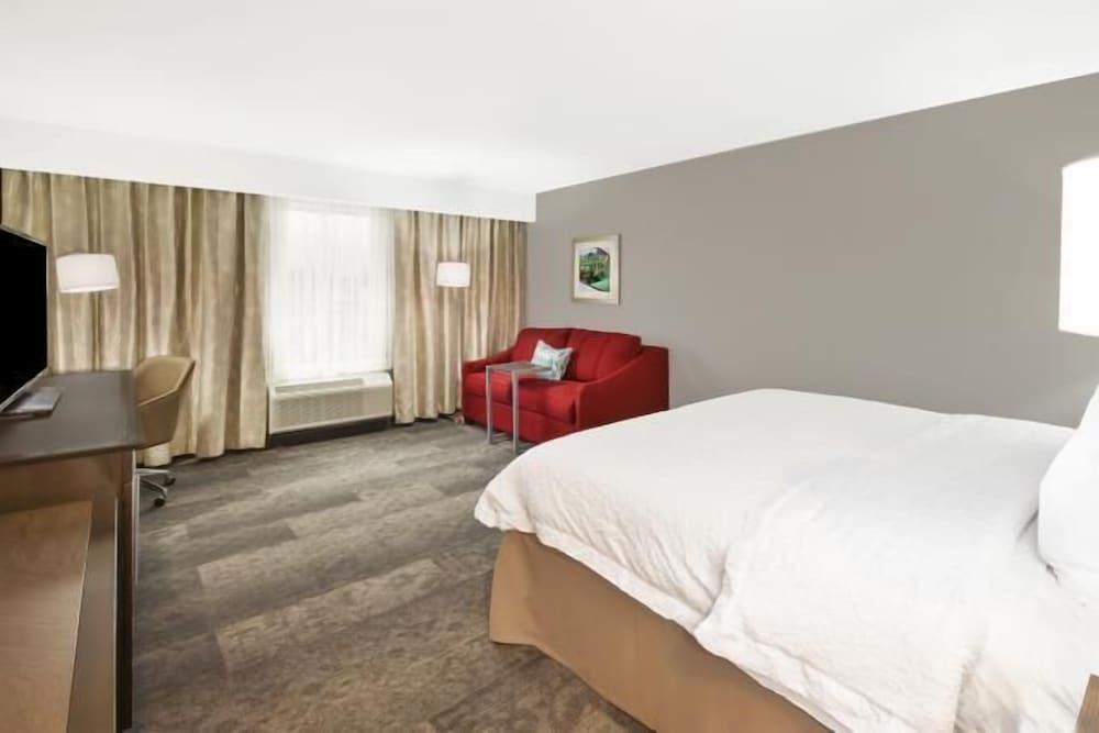 Hampton Inn by Hilton Detroit Dearborn photo 29